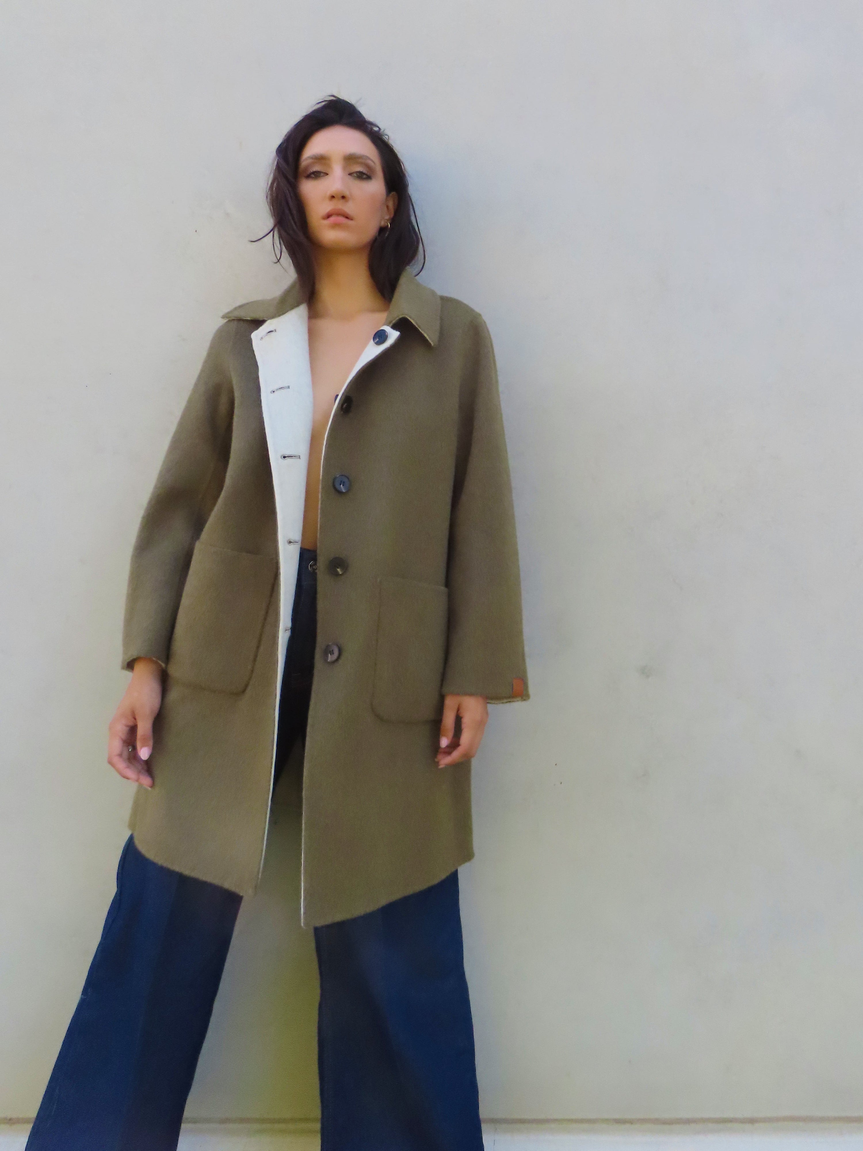 Abrigo reversible largo Oliva / Blanco