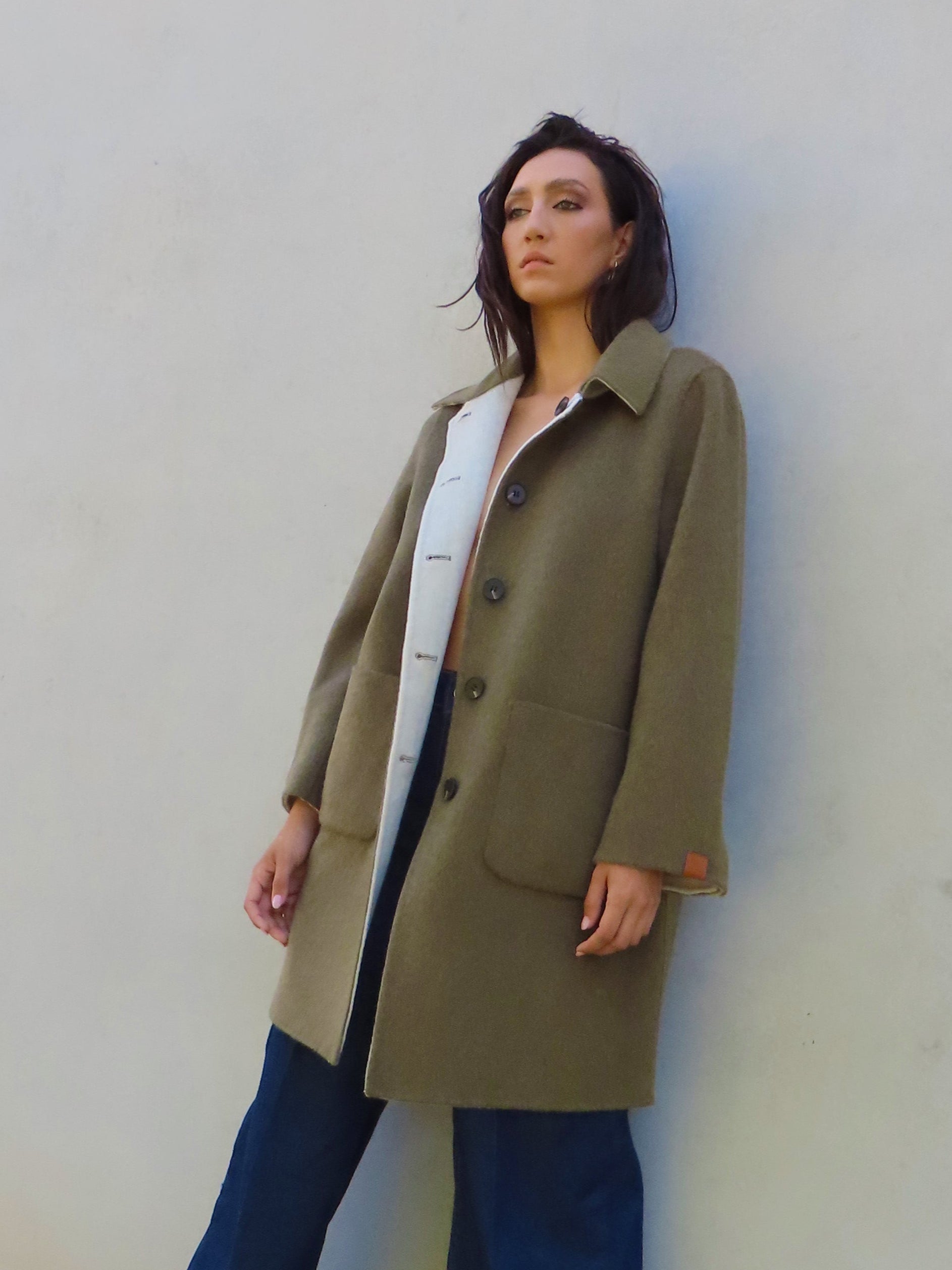 Abrigo reversible largo Oliva / Blanco